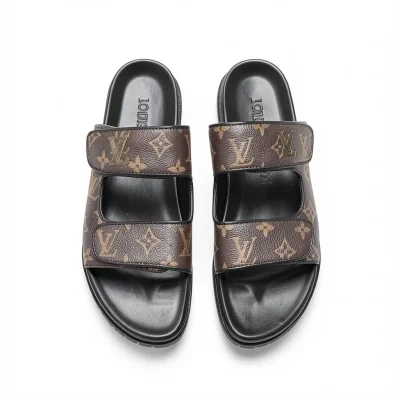 Chancleta de diseño con tiras ajustables