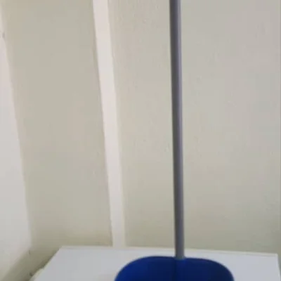 Recogedor de basura con mango ergonómico