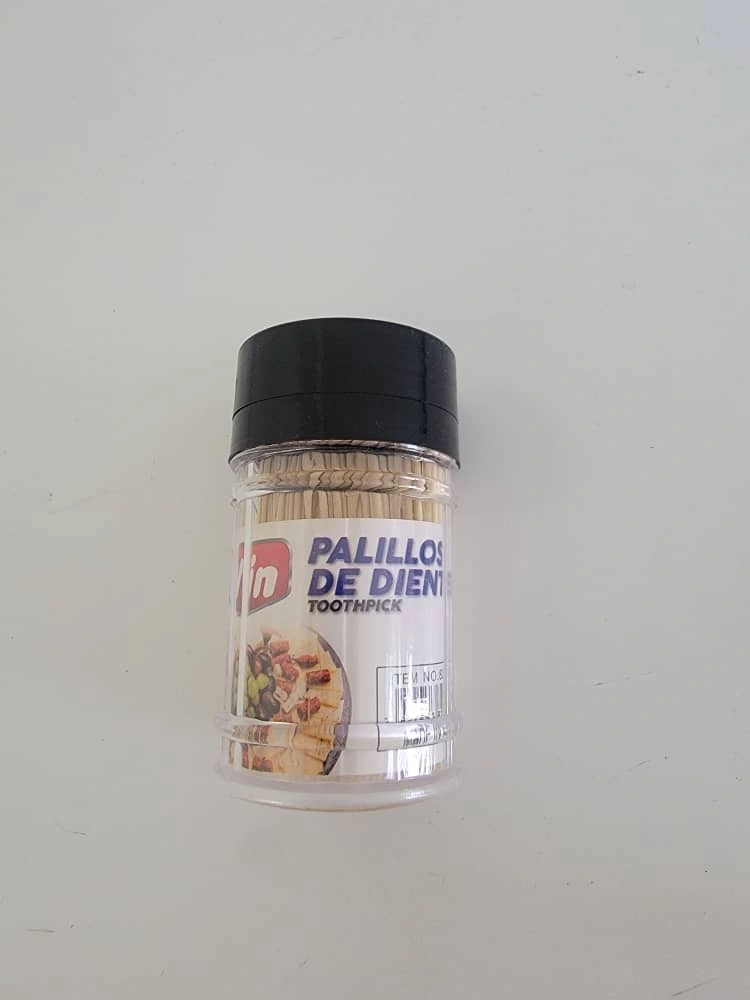 Palillos de dientes en envase práctico