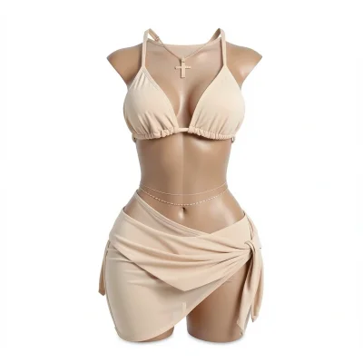 Bikini con pareo de color beige
