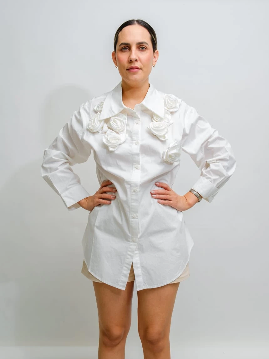 CAMISA BLANCA DE ROSAS 3D