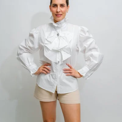 CAMISA BLANCA CON BOTONES DE CORAZON