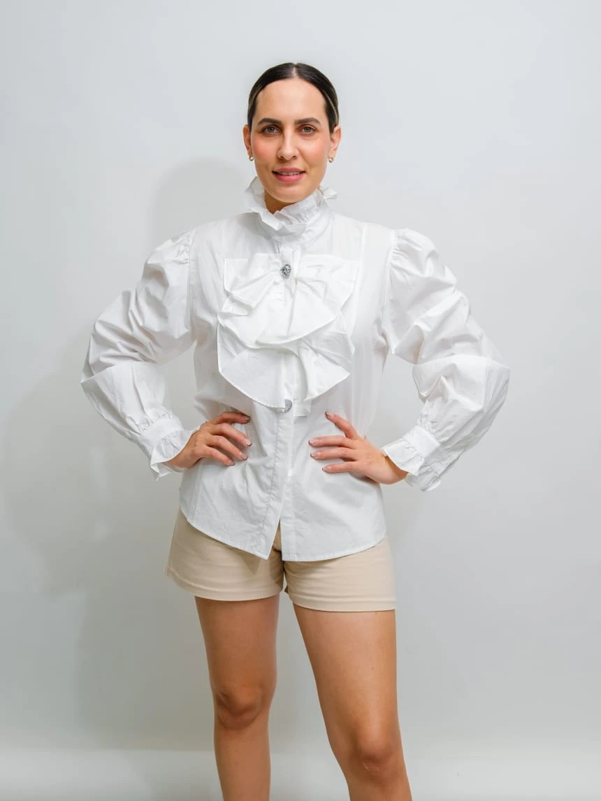 CAMISA BLANCA CON BOTONES DE CORAZON