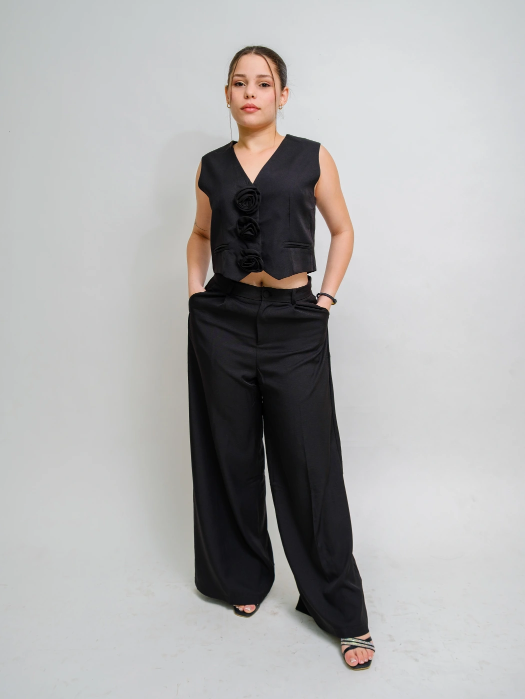 SET DE CHALECO Y PANTALON NEGRO