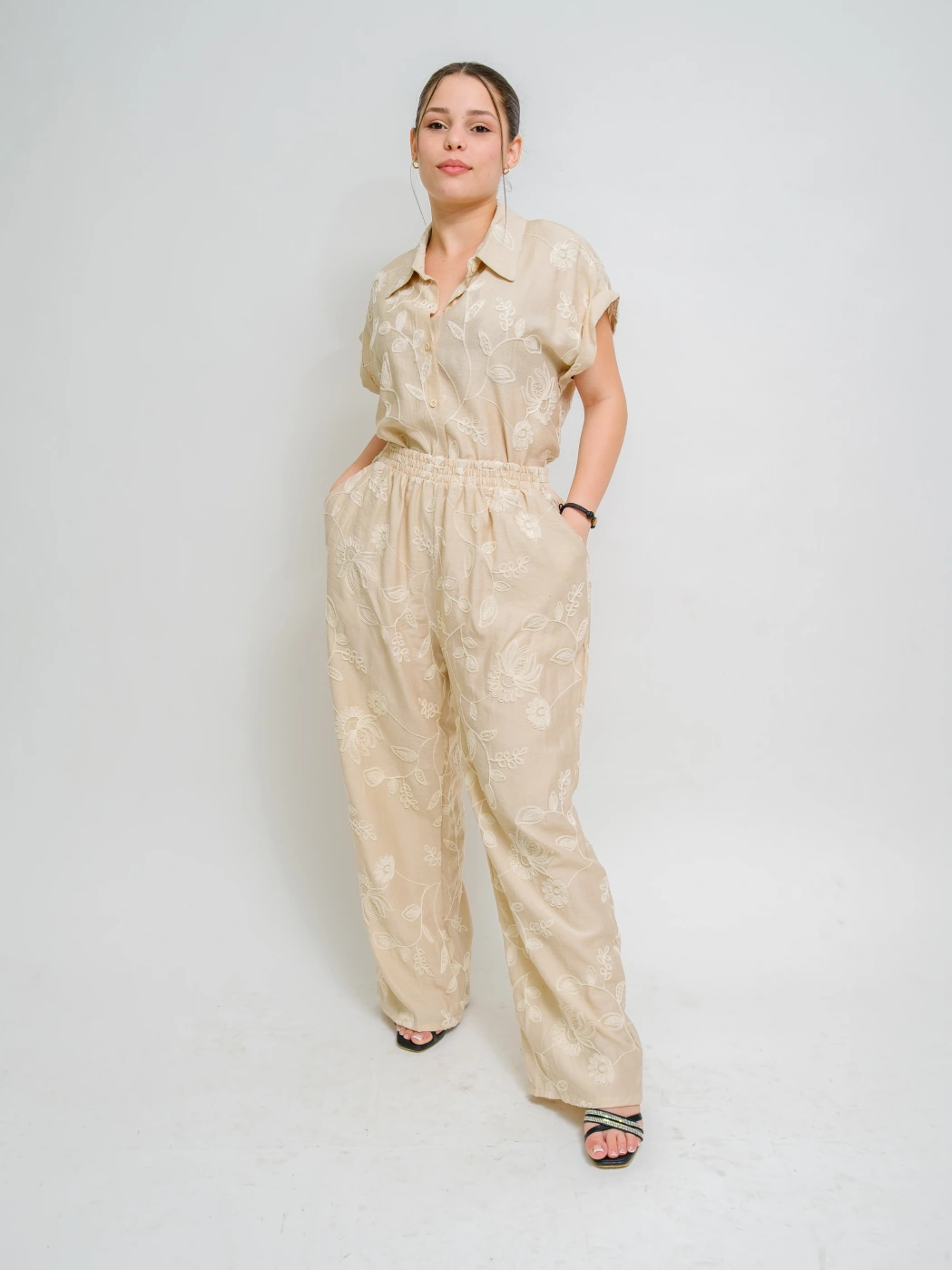 SET CAFE DE BLUSA Y PANTALON CON TEJIDOS