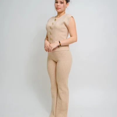 SET CAFE DE CHALECO Y PANTALON CON CUADROS