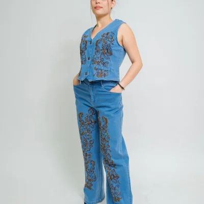 SET MEZCLILLA DE CHALECO Y PANTALON TIPO VAQUERO