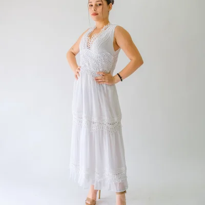 VESTIDO BLANCO BORDADO SIN MANGAS