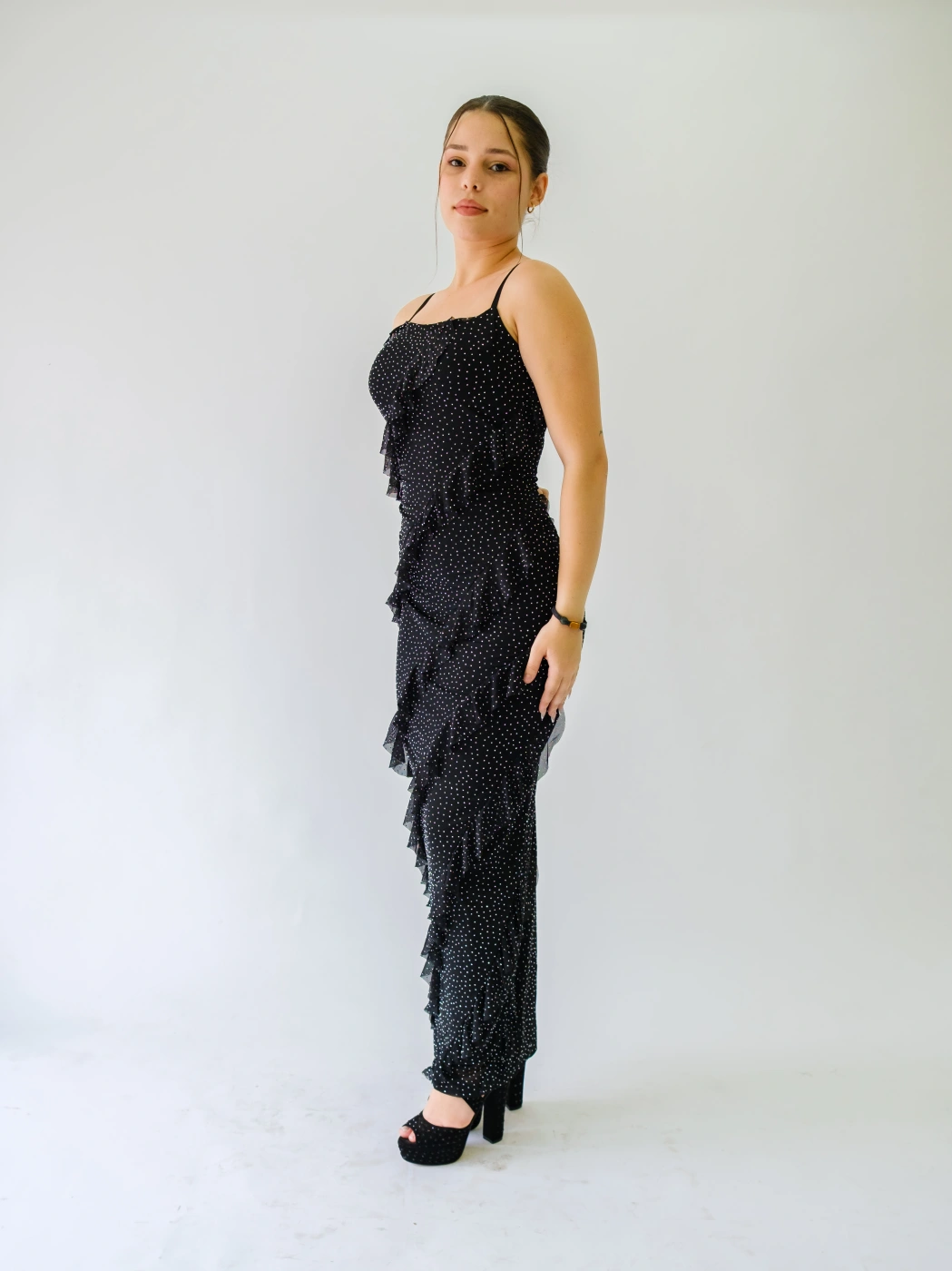 VESTIDO NEGRO LARGO DE TIRANTES CON CRISTALES