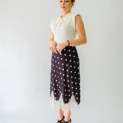 FALDA NEGRA CON PUNTOS BLANCOS